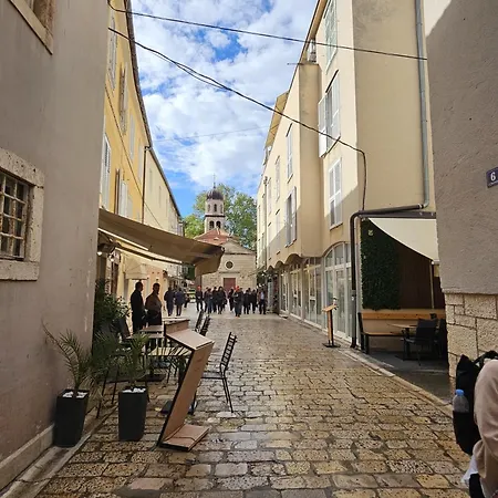 아파트 Elanda Downtown 자다르