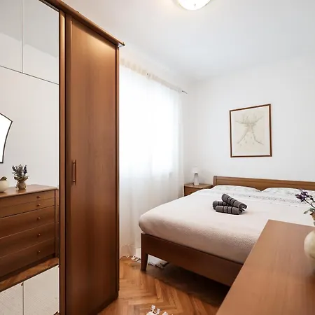 Elanda Downtown זאדאר