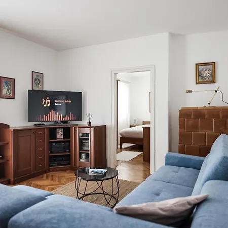 Elanda Downtown זאדאר