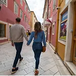 Апартаменты Elanda Downtown