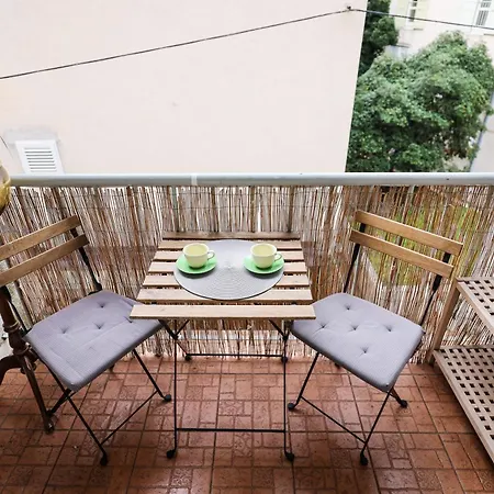 Elanda Downtown Apartament *