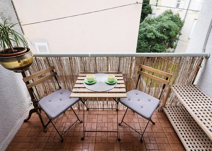 Elanda Downtown شقة *